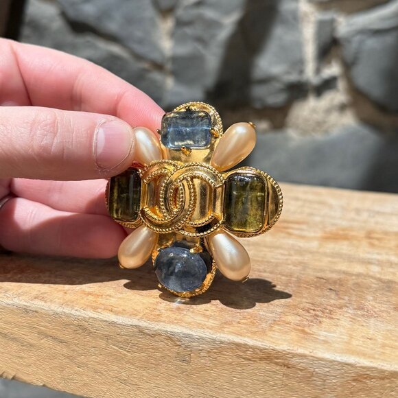 Chanel Vintage 97A CC Gripoix Byzantine Gold-tone Brooch - Picture 2 of 10